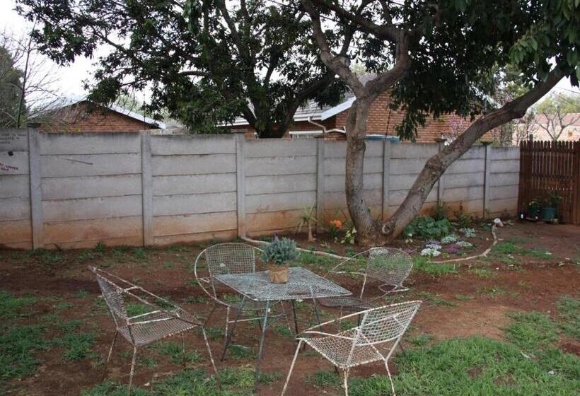 Bed & Breakfast Blesbok Inn