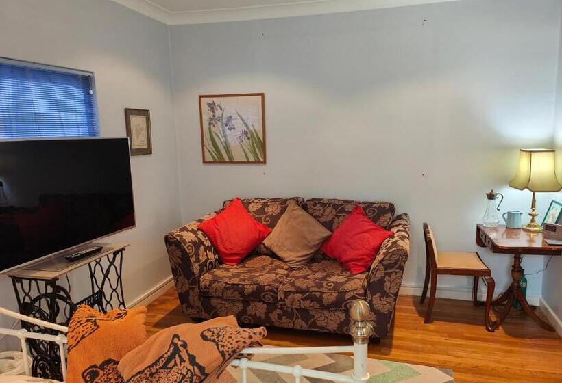 민박 Bracken Lodge