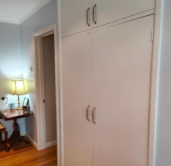 민박 Bracken Lodge