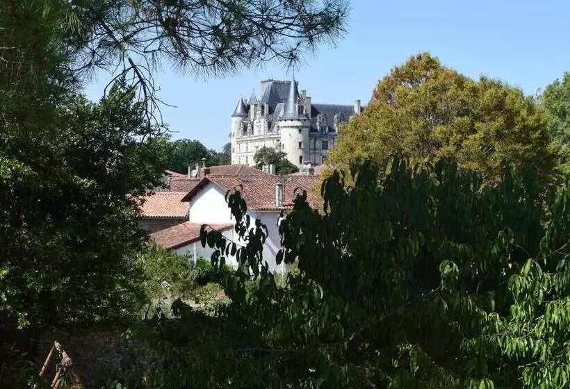 ベッドアンドブレックファースト Logis De Fornel