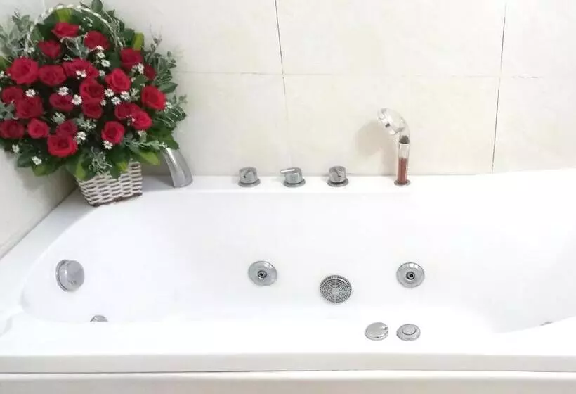 هتل Khách Sạn Cúc Phương