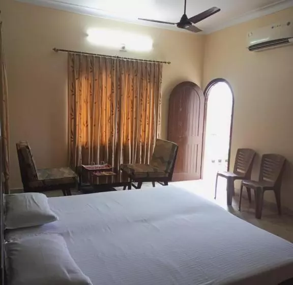 ホテル Madhur Residency