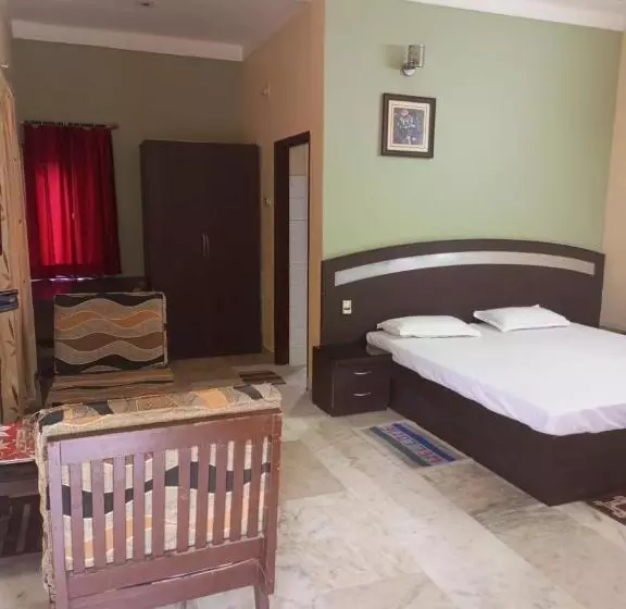 ホテル Madhur Residency