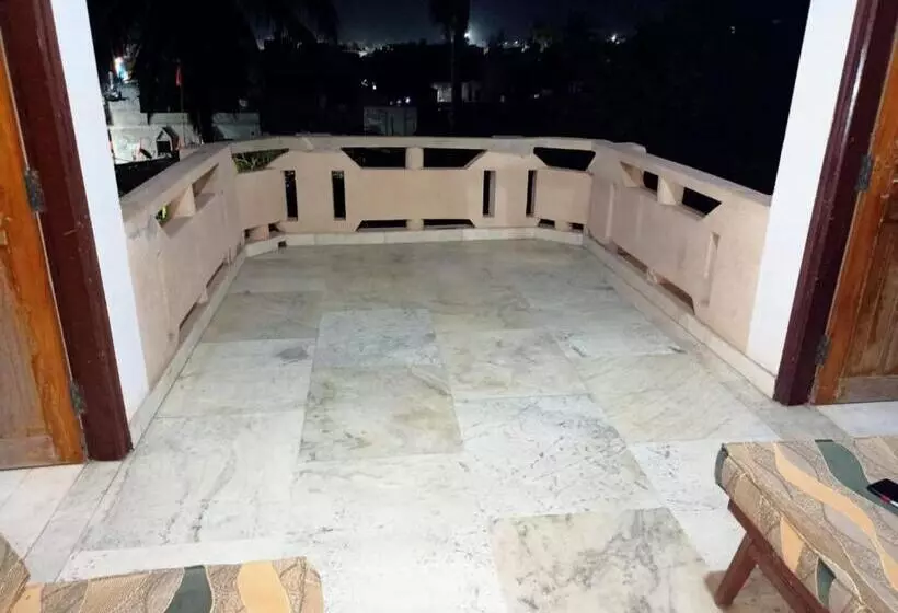 ホテル Madhur Residency