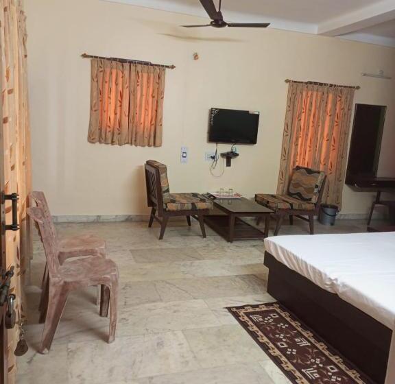 Hotel Madhur Residency