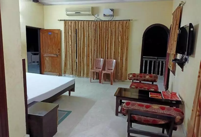 ホテル Madhur Residency