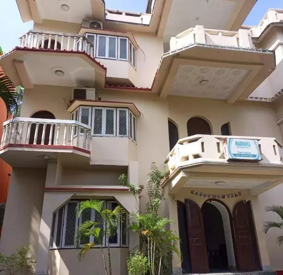 ホテル Madhur Residency