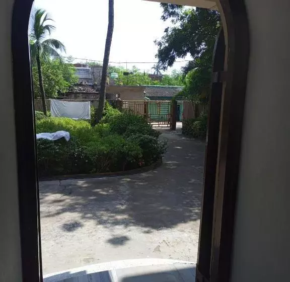 ホテル Madhur Residency