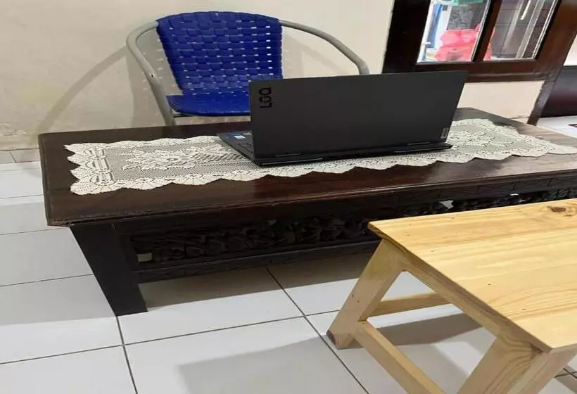 Hotelli Oyo Life 92982 Kost Berkah Ibu