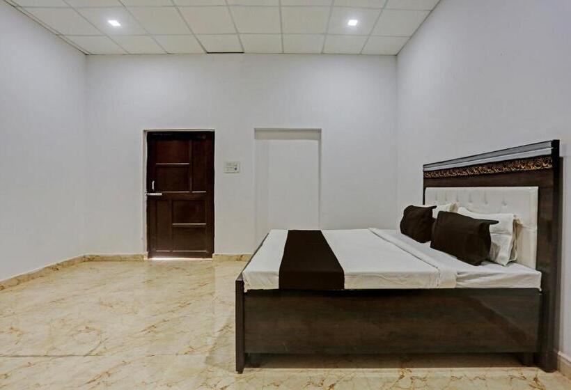 בית מלון כפרי Oyo Murliwala Wedding Palace And Resort