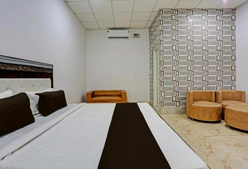 בית מלון כפרי Oyo Murliwala Wedding Palace And Resort