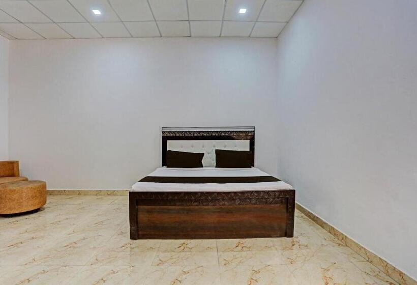 בית מלון כפרי Oyo Murliwala Wedding Palace And Resort