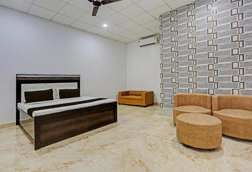 בית מלון כפרי Oyo Murliwala Wedding Palace And Resort