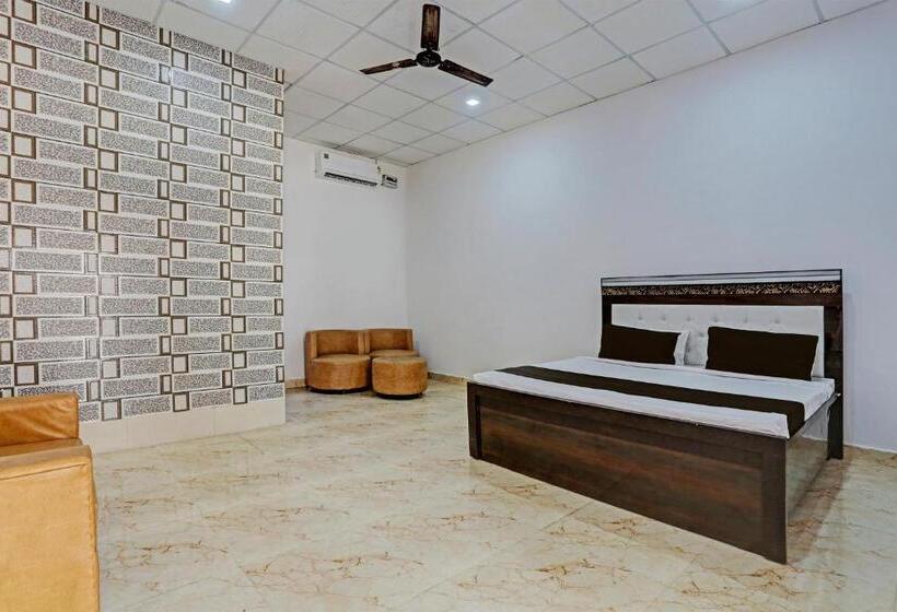 בית מלון כפרי Oyo Murliwala Wedding Palace And Resort