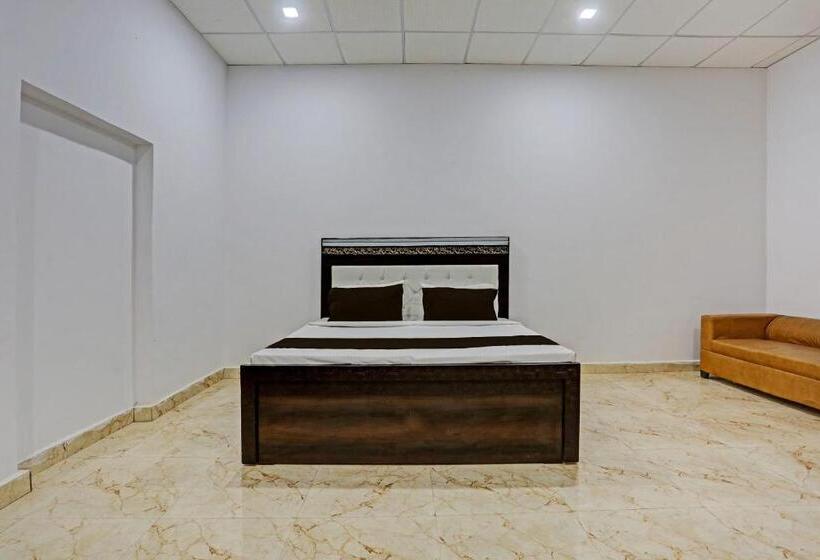 בית מלון כפרי Oyo Murliwala Wedding Palace And Resort