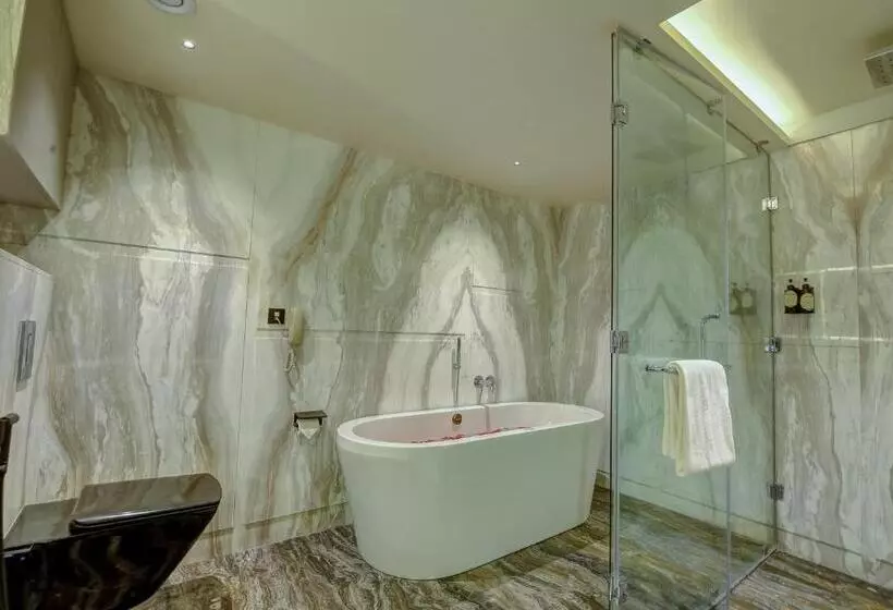 Hotelli Regenta Central Javaji Mysore