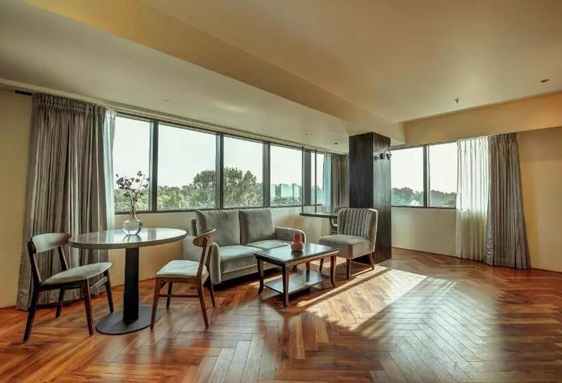 Hotelli Regenta Central Javaji Mysore