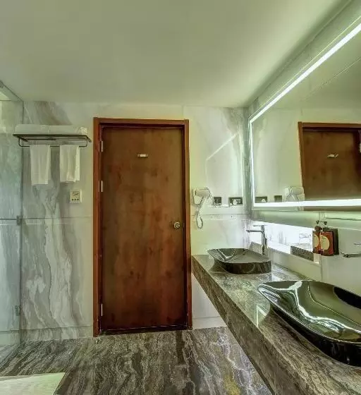 Hotelli Regenta Central Javaji Mysore