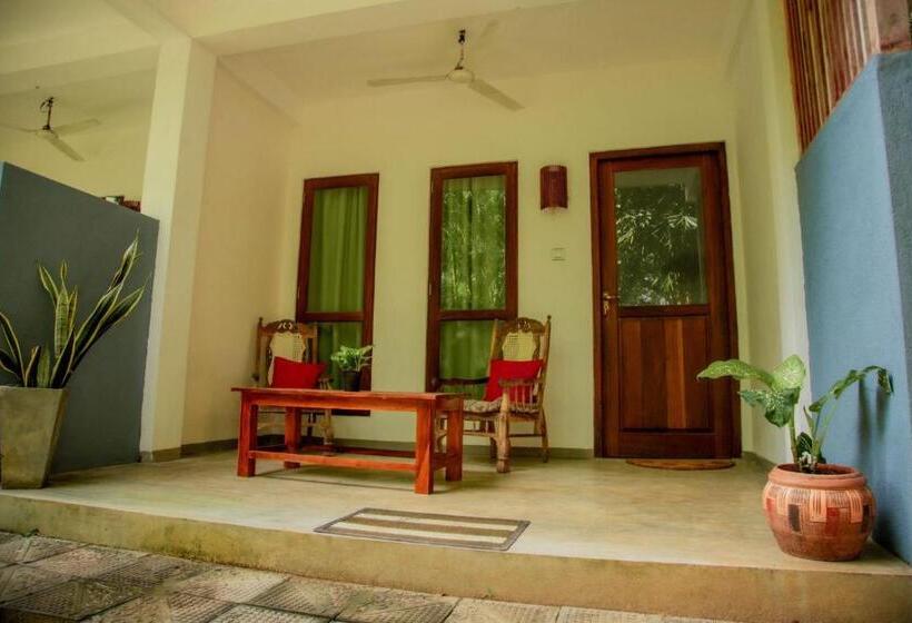 Hotel Talalla Fire Fly