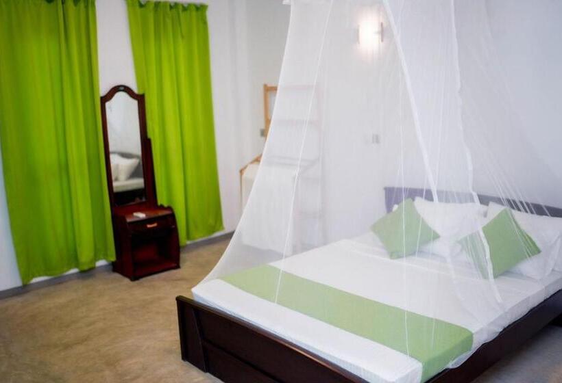 Hotel Talalla Fire Fly