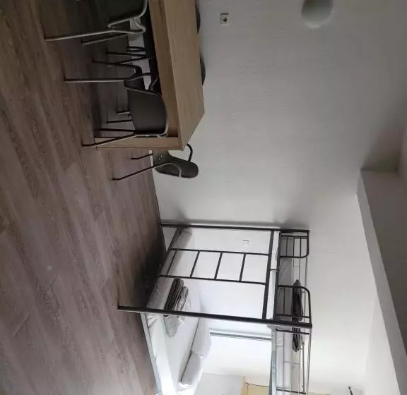 Noisy Residence