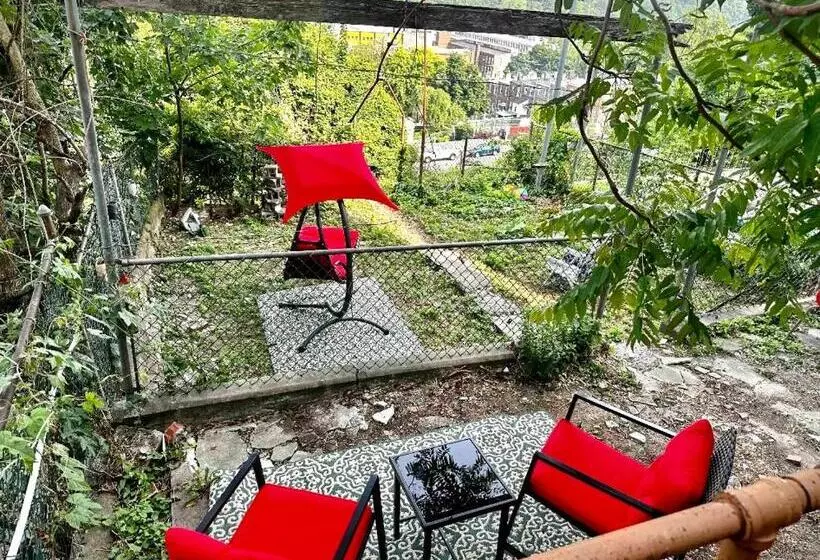 Majatalo 4 A Diamond In Yonkers