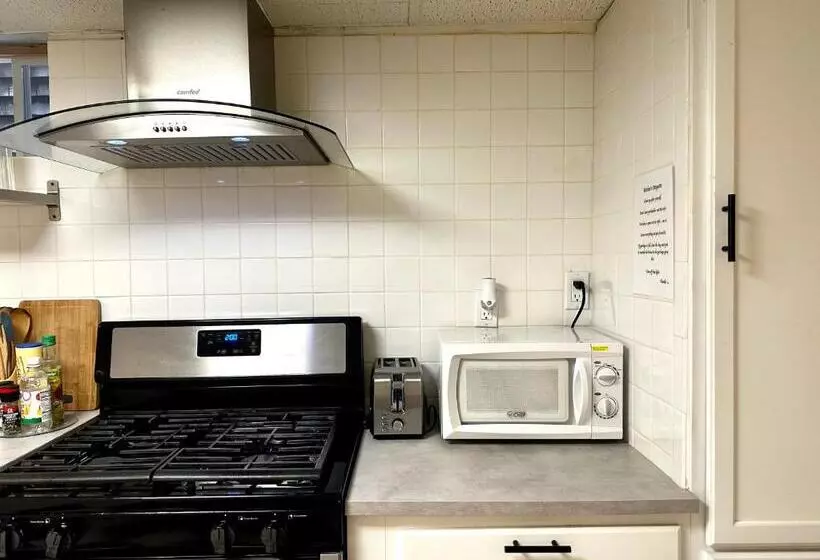 Majatalo 4 A Diamond In Yonkers