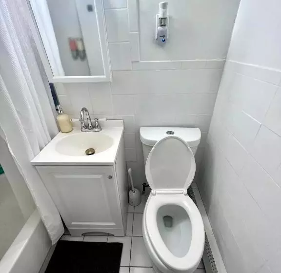 Majatalo 4 A Diamond In Yonkers