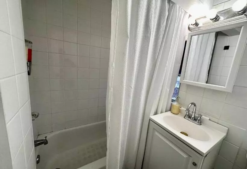 Majatalo 4 A Diamond In Yonkers