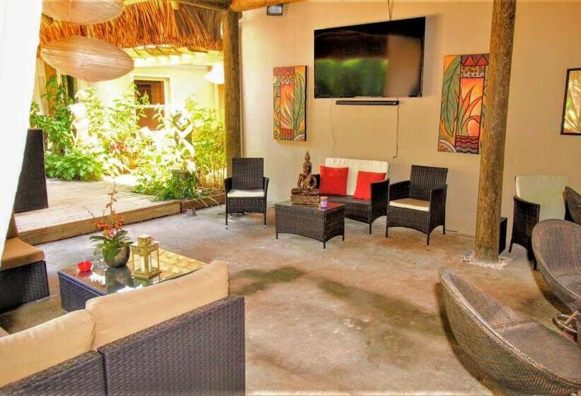 بنسيون Bird Tiny House In Charming Japanese Garden