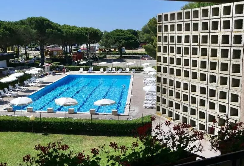 Studio 3 Beds In Residence With Swimming Pool Bed And Bath Linen Included