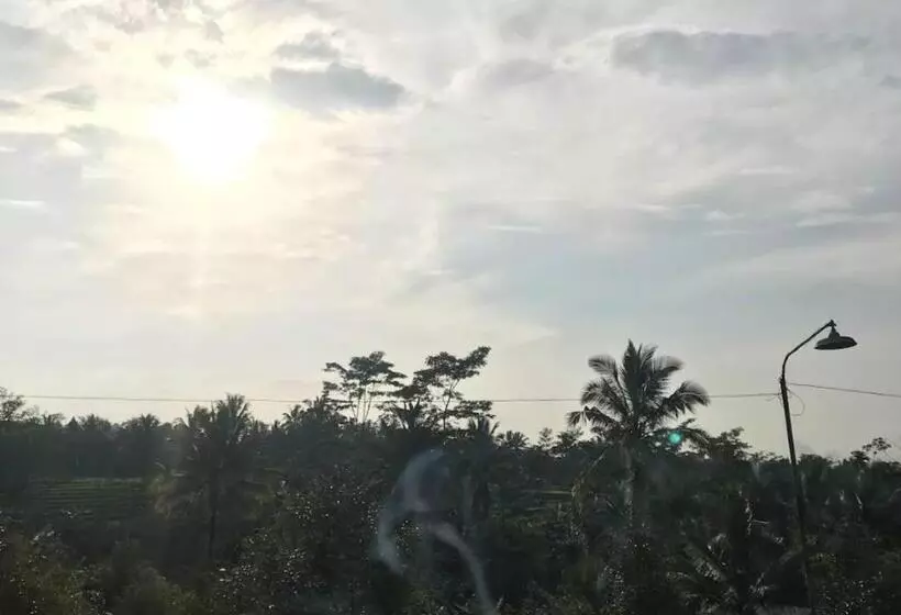 ユースホステル Agung Putra