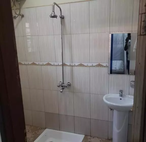 تختخواب و صبحانه Amen Guest House And Ethiopian Restaurant
