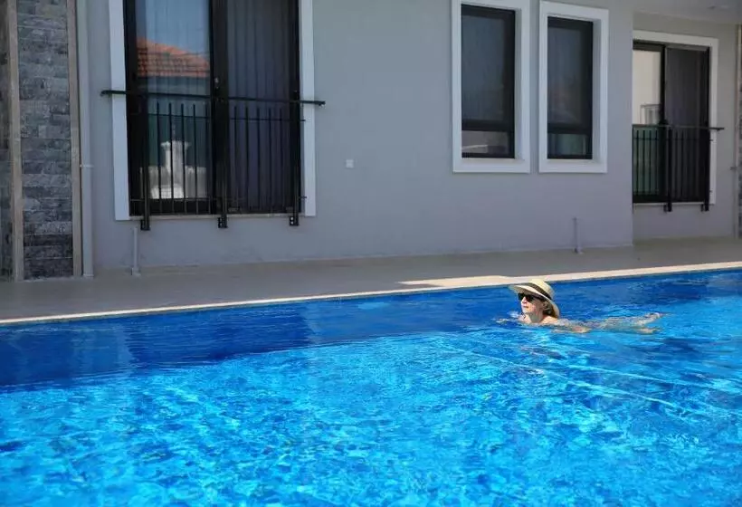 Hotelli Bright House Apart
