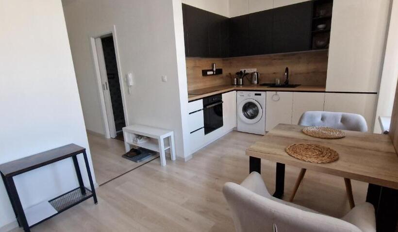 هتل Luxo Grand Apartments By Bratislavatrip