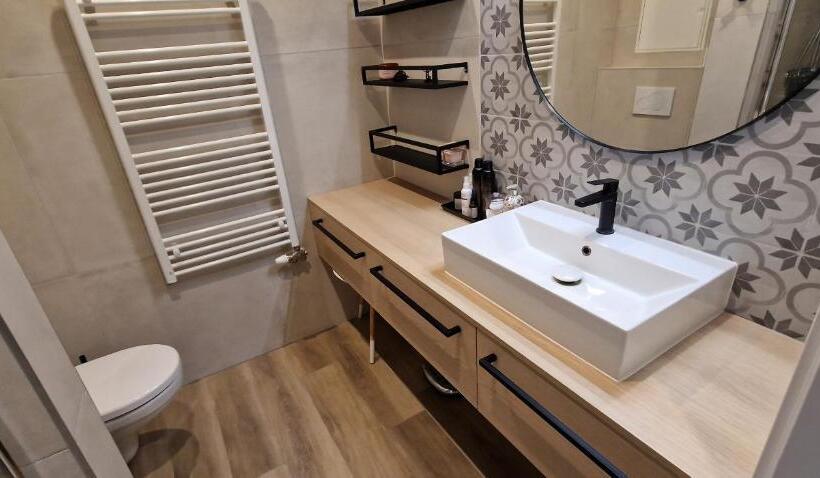 هتل Luxo Grand Apartments By Bratislavatrip