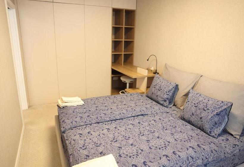 هتل Luxo Grand Apartments By Bratislavatrip