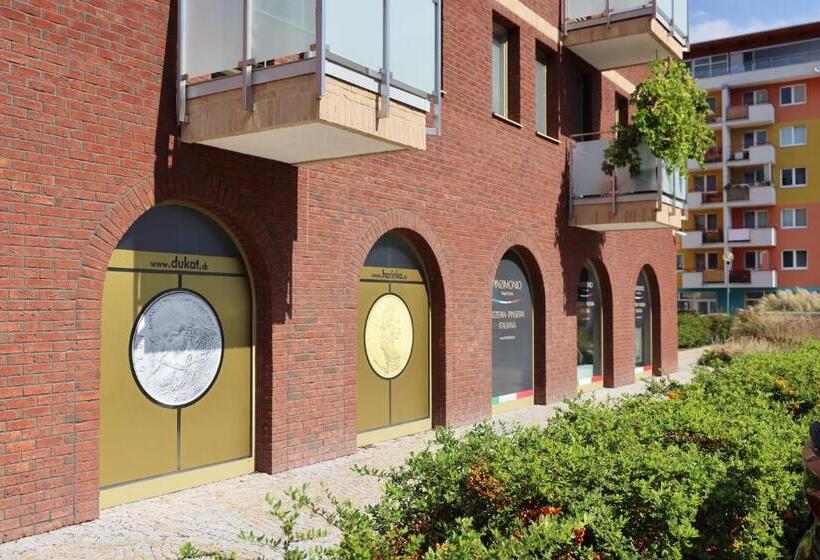 هتل Luxo Grand Apartments By Bratislavatrip