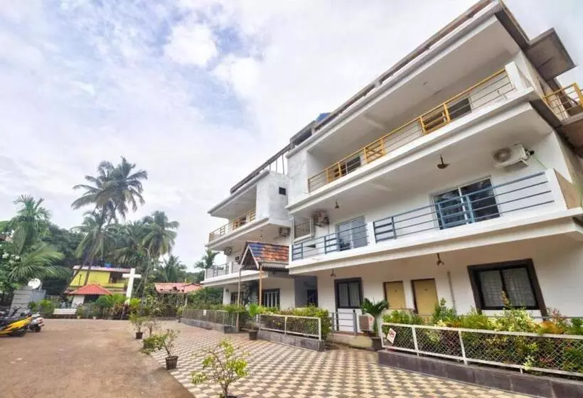 ホテル The Gr Managed By The Four Season Close To Candolim Beach