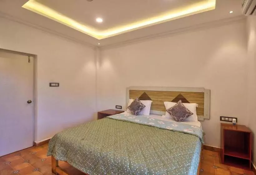 ホテル The Gr Managed By The Four Season Close To Candolim Beach