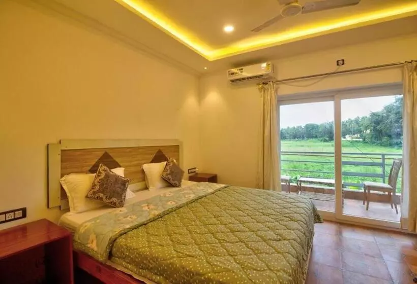 ホテル The Gr Managed By The Four Season Close To Candolim Beach