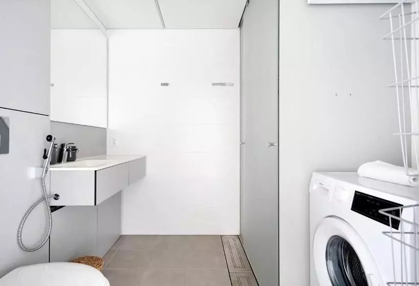Serviced Apartments Länsiväylä By Uhanda