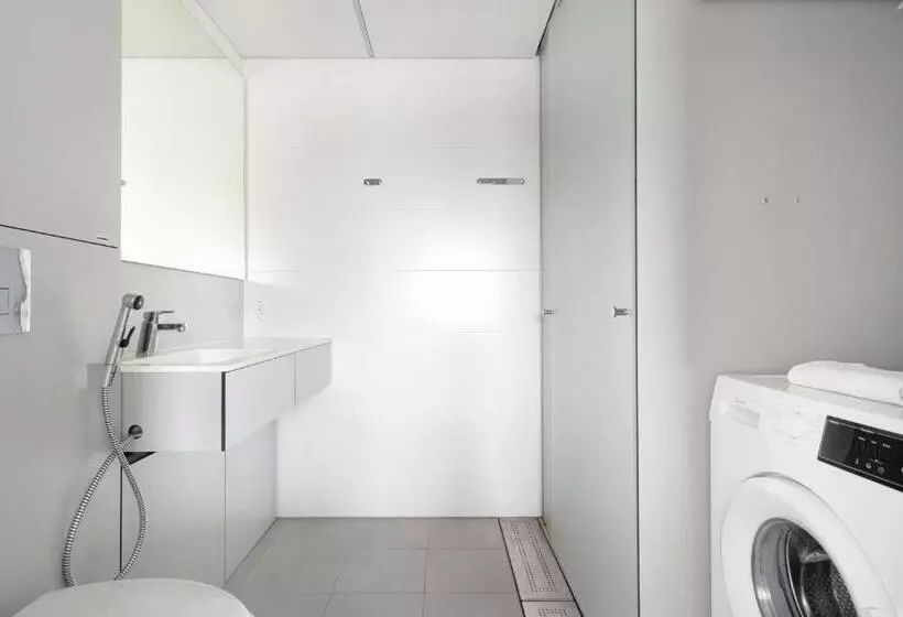 Serviced Apartments Länsiväylä By Uhanda