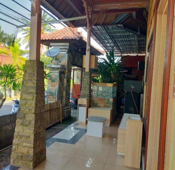 The Puji S Hostel Penida