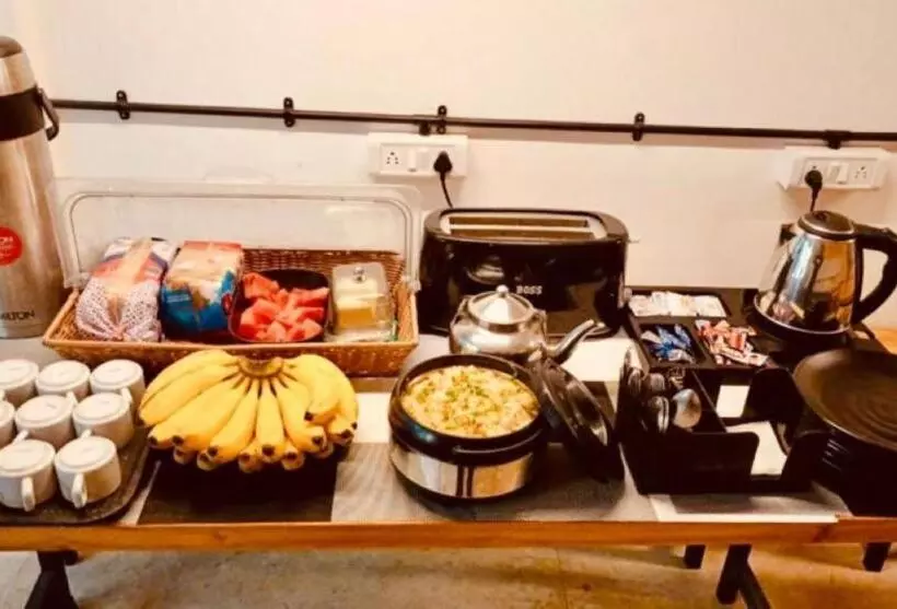 Retkeilymaja Locomo Express   Stay Work Eat