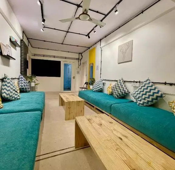 Retkeilymaja Locomo Express   Stay Work Eat