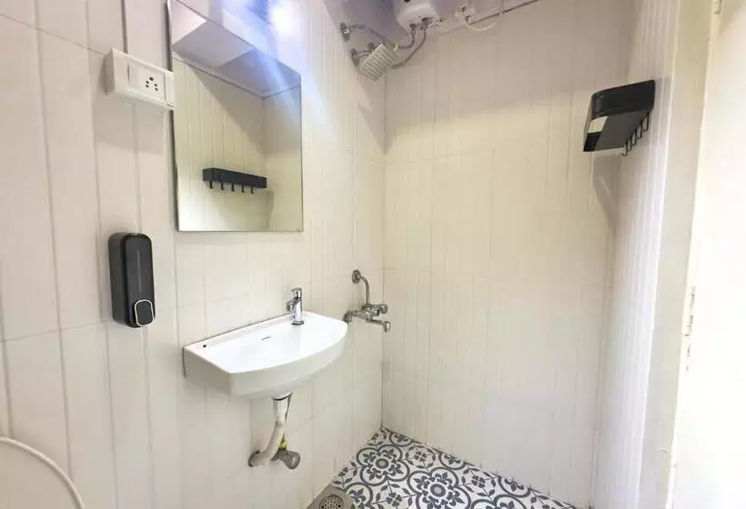 Retkeilymaja Locomo Express   Stay Work Eat