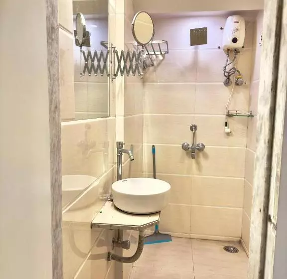 Retkeilymaja Locomo Express   Stay Work Eat