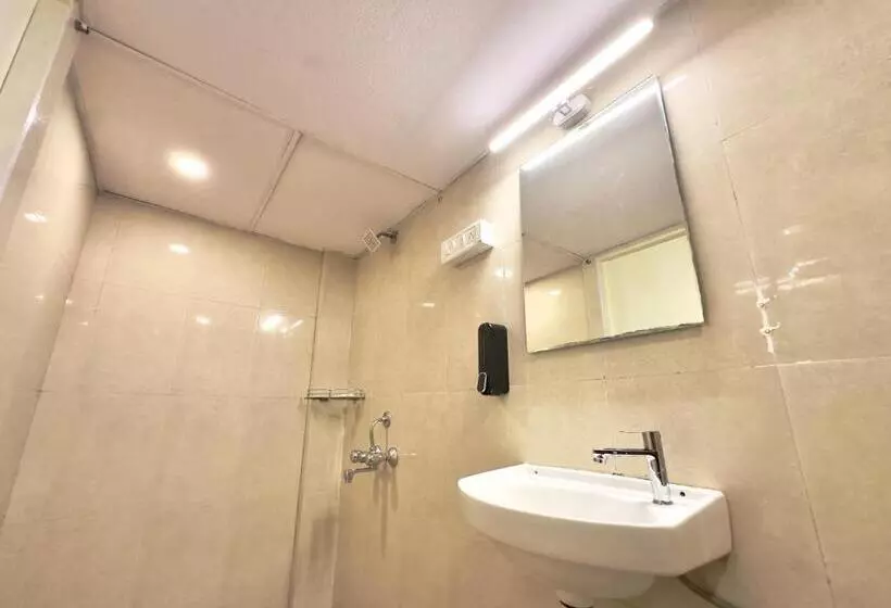 Retkeilymaja Locomo Express   Stay Work Eat