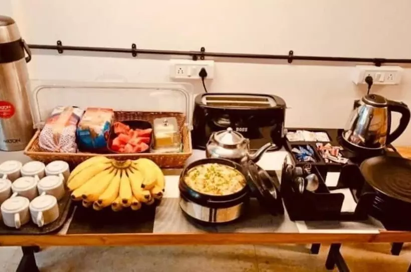 Retkeilymaja Locomo Express   Stay Work Eat